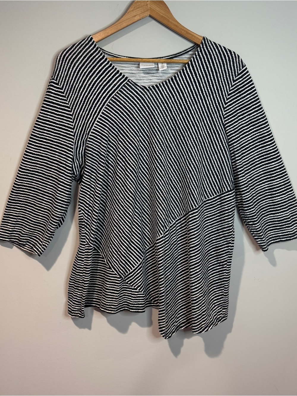 Chico's Weekends Black White Striped Asymmetrical Tunic Top Lagenlook Size XL/3